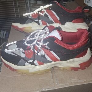 BUY 2 GET ONE FREE* Javi Edge Sneakers Size 8m/9.5w